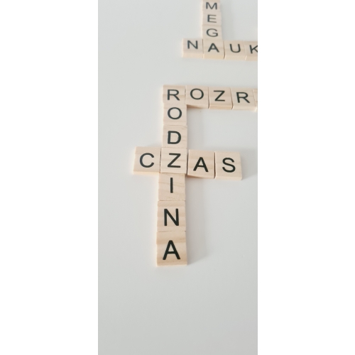 Drewniane klocki literki do gry 200 sztuk scrabble prezent gra towarzyska
