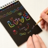 Magiczny blok karty zdrapka A4 WYDRAPYWANKA tęczowa RAINBOW 2 rysiki 24 ark