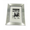 SZKLANA RAMKA NA ZDJĘCIE 13 x 18cm HEPBURN srebrna Dekoracja domu Prezent