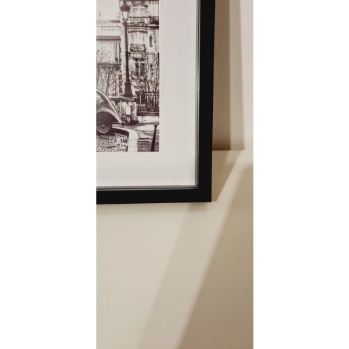 Obraz czarno biały w czarnej ramie 38 x 38cm różne