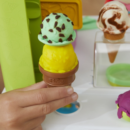 Ciastolina Playdoh Zestaw Grająca Wielka Lodziarnia Na Kółkach F1039 95cm