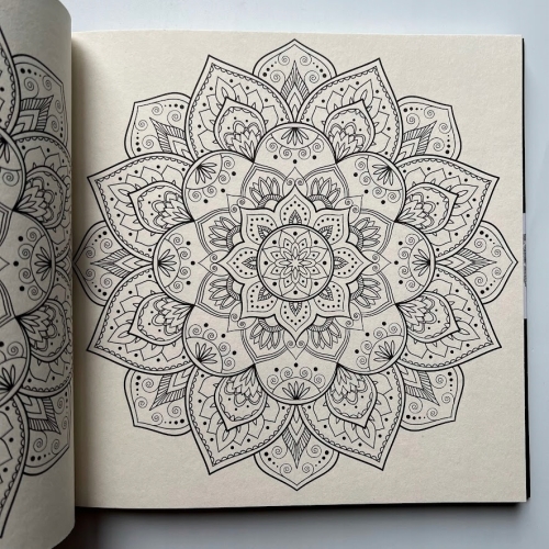 Ekskluzywna kolorowanka twarda oprawa antystresowa 80 wzorów 40 str Mandala