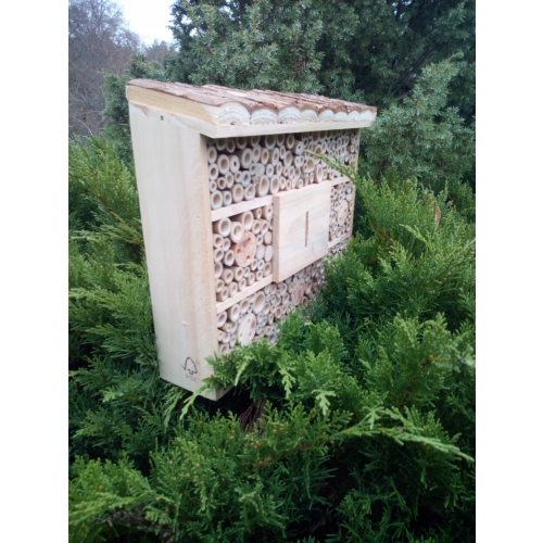 DOMEK hotel BUDKA LĘGOW DLA OWADÓW MOTYLI Z NATURALNEGO DREWNA DUŻY Z KORĄ