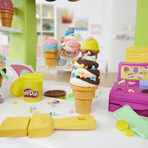 Play-Doh Ciastolina Zestaw Wielka Lodziarnia Na Kółkach F1039 33 elementy
