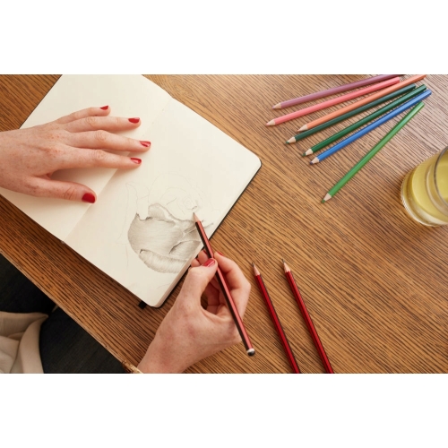 Szkicownik A4 w twardej oprawie z gumką 50 ark wysoka gramatura 150g czarny