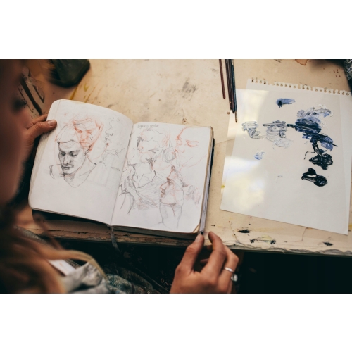 Szkicownik A4 w twardej oprawie z gumką 50 ark wysoka gramatura 150g czarny