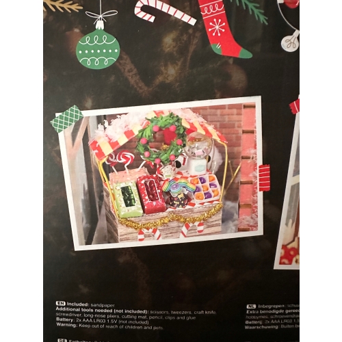 Miniaturowy domek do samodzielnego składania CHRISTMAS BOOK NOOK led 3D