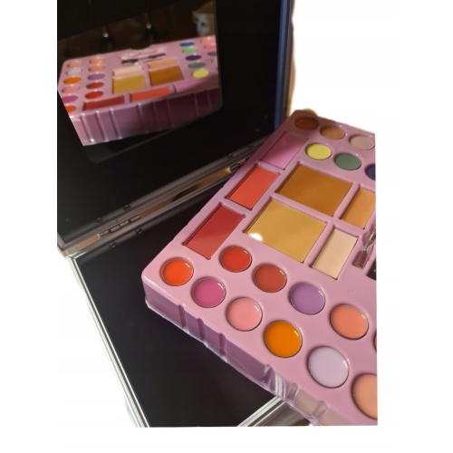 Kosmetyczka pluszowa Selfie Girls z lusterkiem z 4 akcesoriami na prezent 7