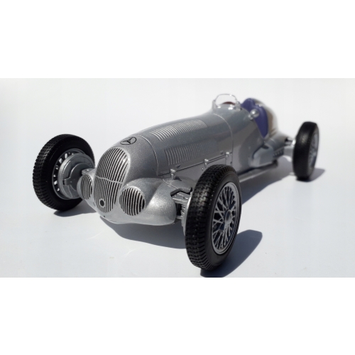 MERCEDES-BENZ W125 1937 METALOWY MODEL SAMOCHODU RESORAK WELLY 1:24 SREBRNY