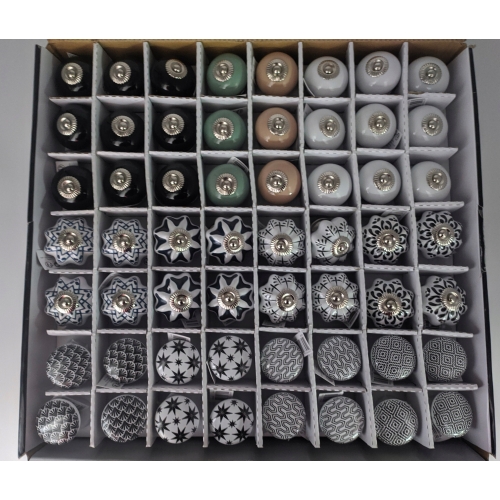 DEKORACYJNA GAŁKA CERAMICZNA UCHWYT DO MEBLI DRZWI SZAFY SZUFLADY BIAŁA 209