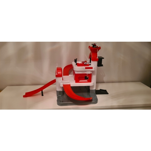 OGROMNA 8 x 19.4 x 43 cm Remiza strażacka Winda Rampy Teamsterz 3 Pojazdy