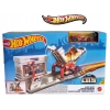Tor Samochodowy Hot Wheels Pożar na Stacji Blaze Blast RedCar num. 32 FJN36