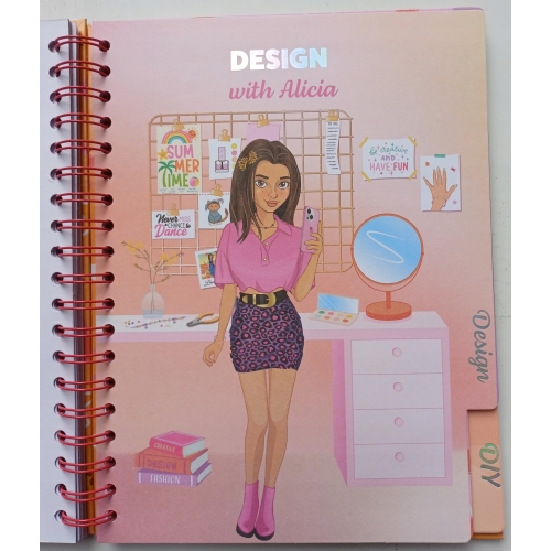 Kolorowanka Selfie Girls Creative Designer moda naklejki szablony 70 stron
