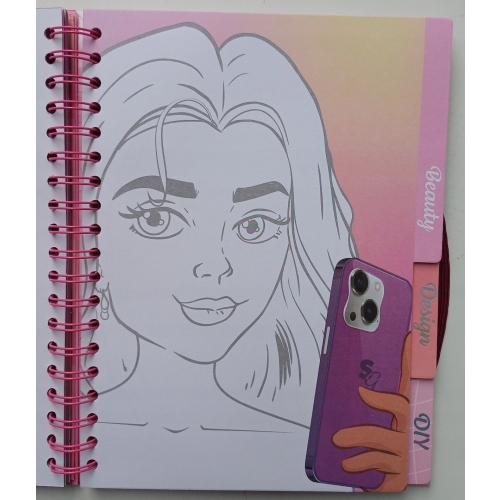 KREATYWNA KSIĄŻKA KOLOROWANKA Z GUMKĄ PROJEKTOWANIE MODY SELFIE GIRLS